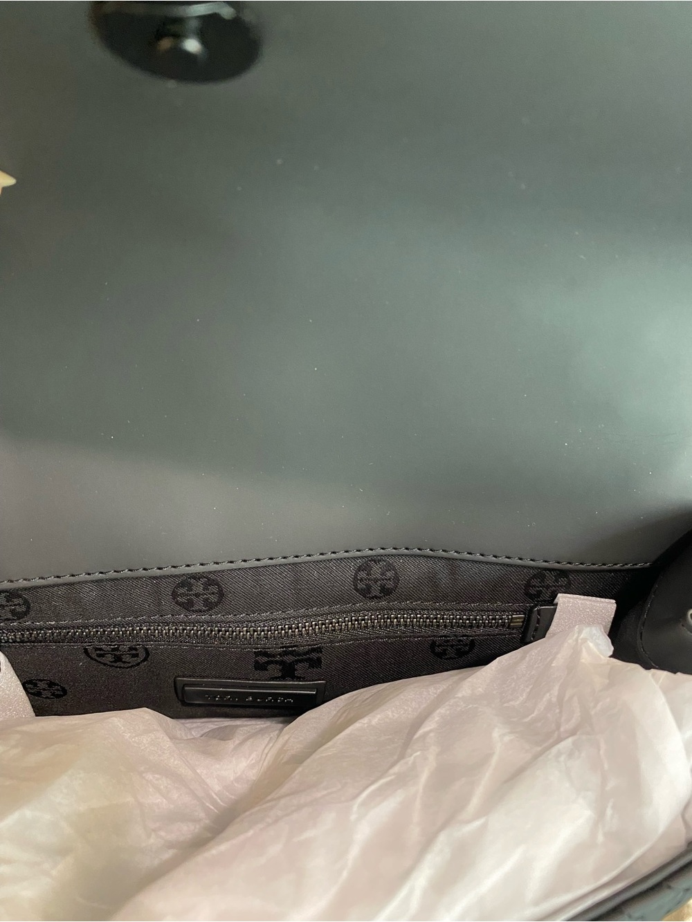 (NEW)Tory Burch Fleming Convertible Shoulder Bag in Black - Pristine Condition! - Picture 7 of 14
